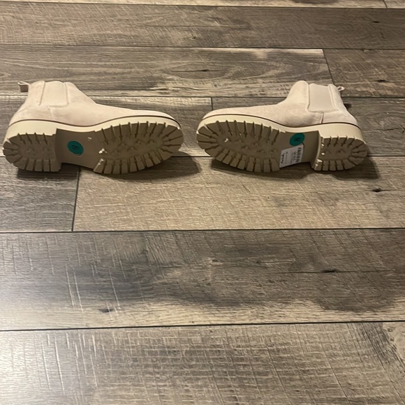 NWOB Enzo Angiolini Chelsea Boots - Picture 7 of 10